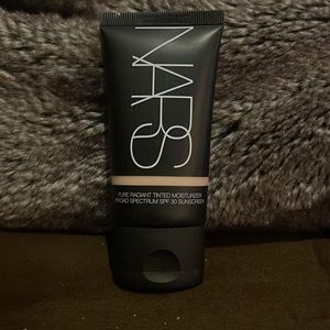 NARS Tinted moisturizer light 1.2 Gotland